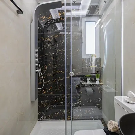 Nicole In Center Chania *