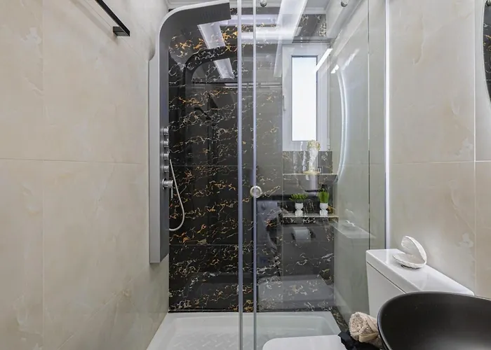 Nicole In Center Chania *