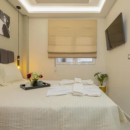 Nicole In Center Chania * 하니아